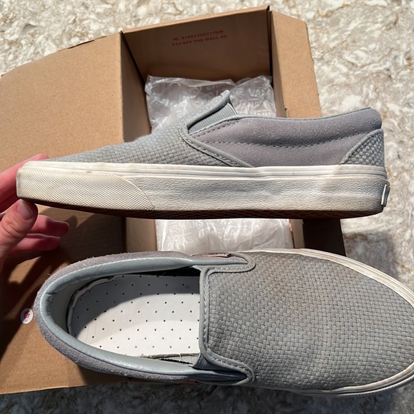 Women’s 7.5 classic slip on Vans - Picture 8 of 9